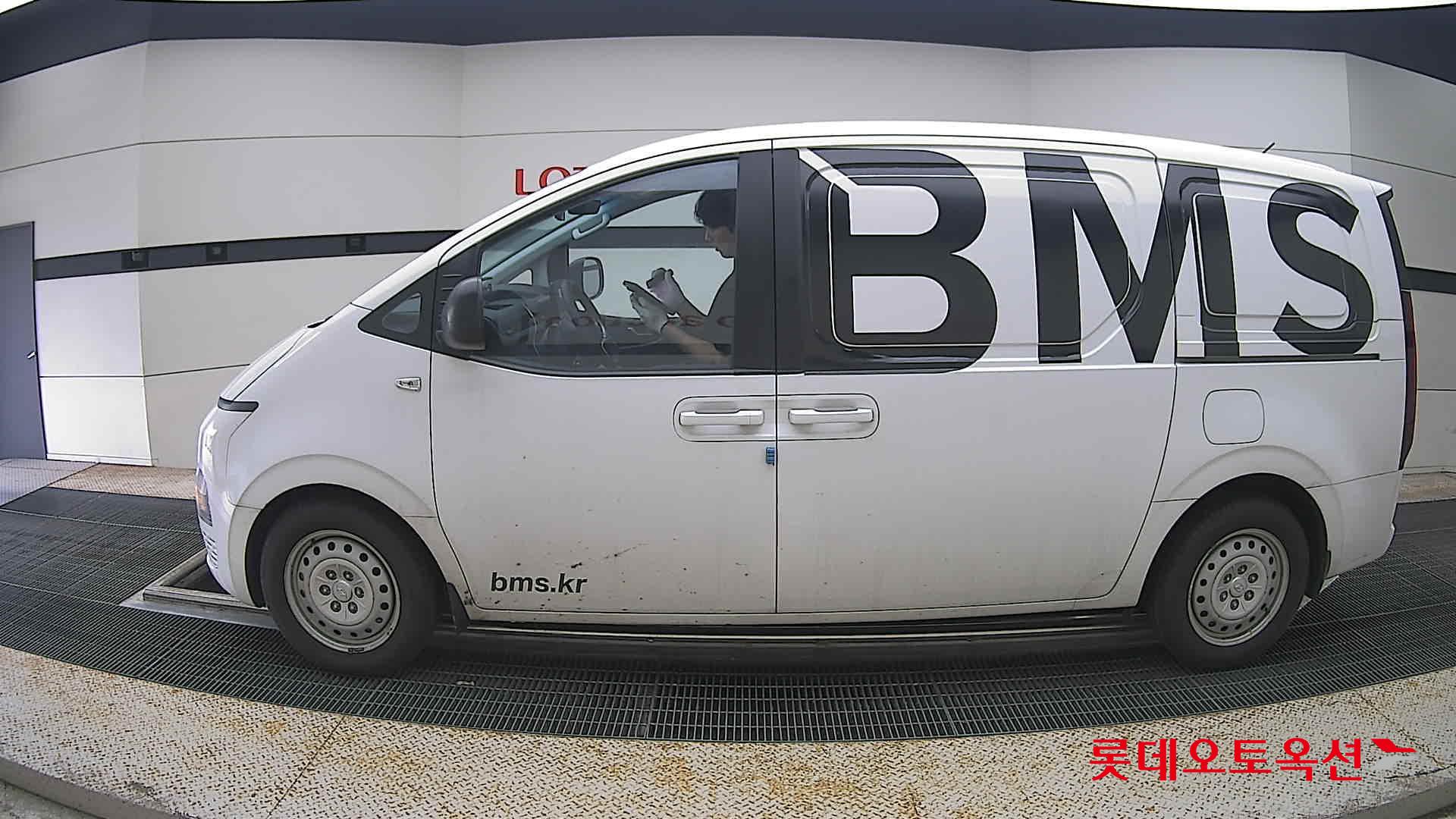 2022 - hyundai staria