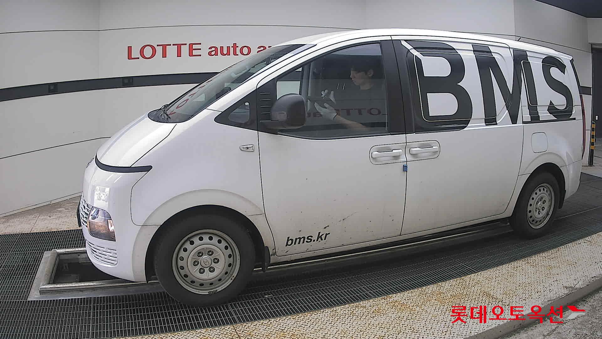 2022 - hyundai staria