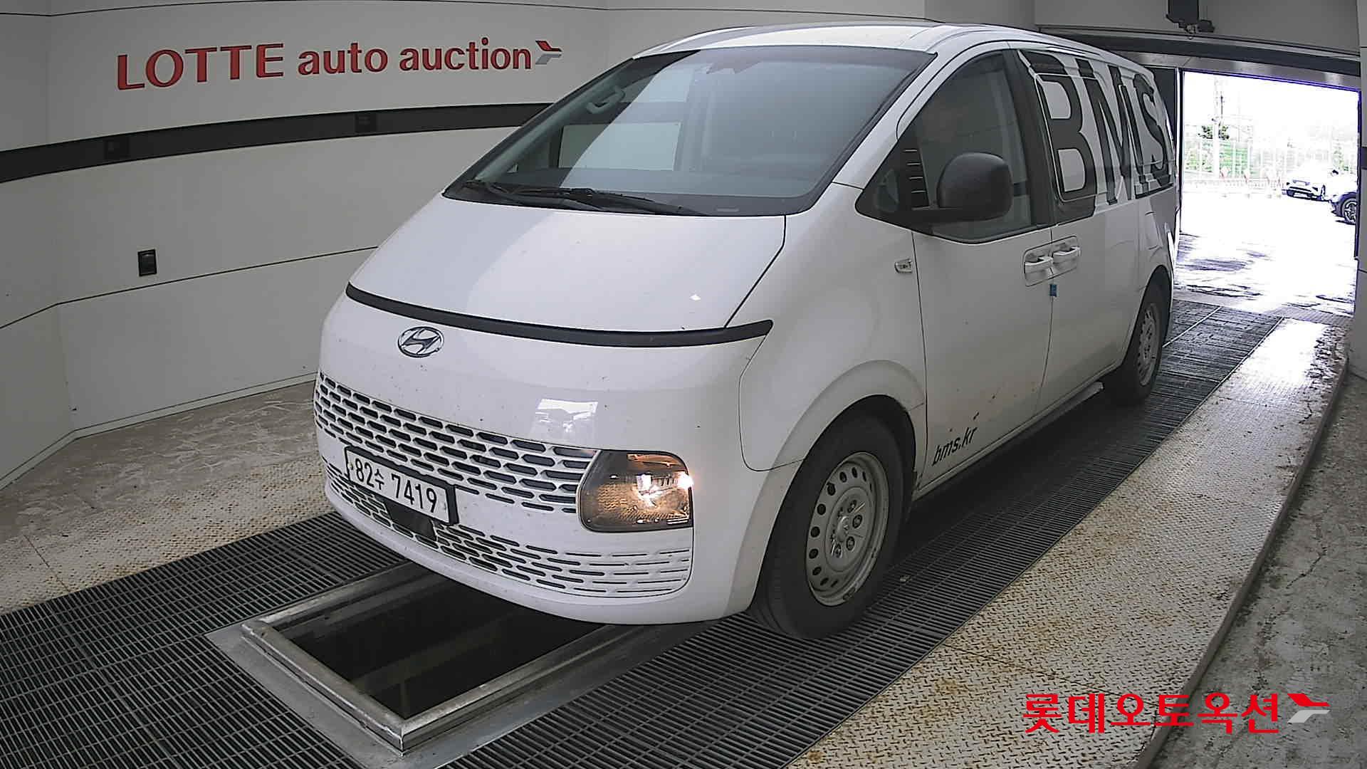 2022 - hyundai staria