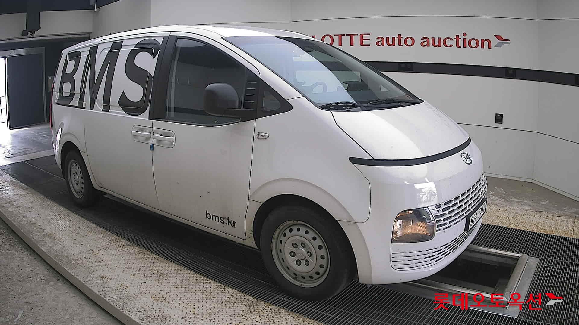 2022 - hyundai staria