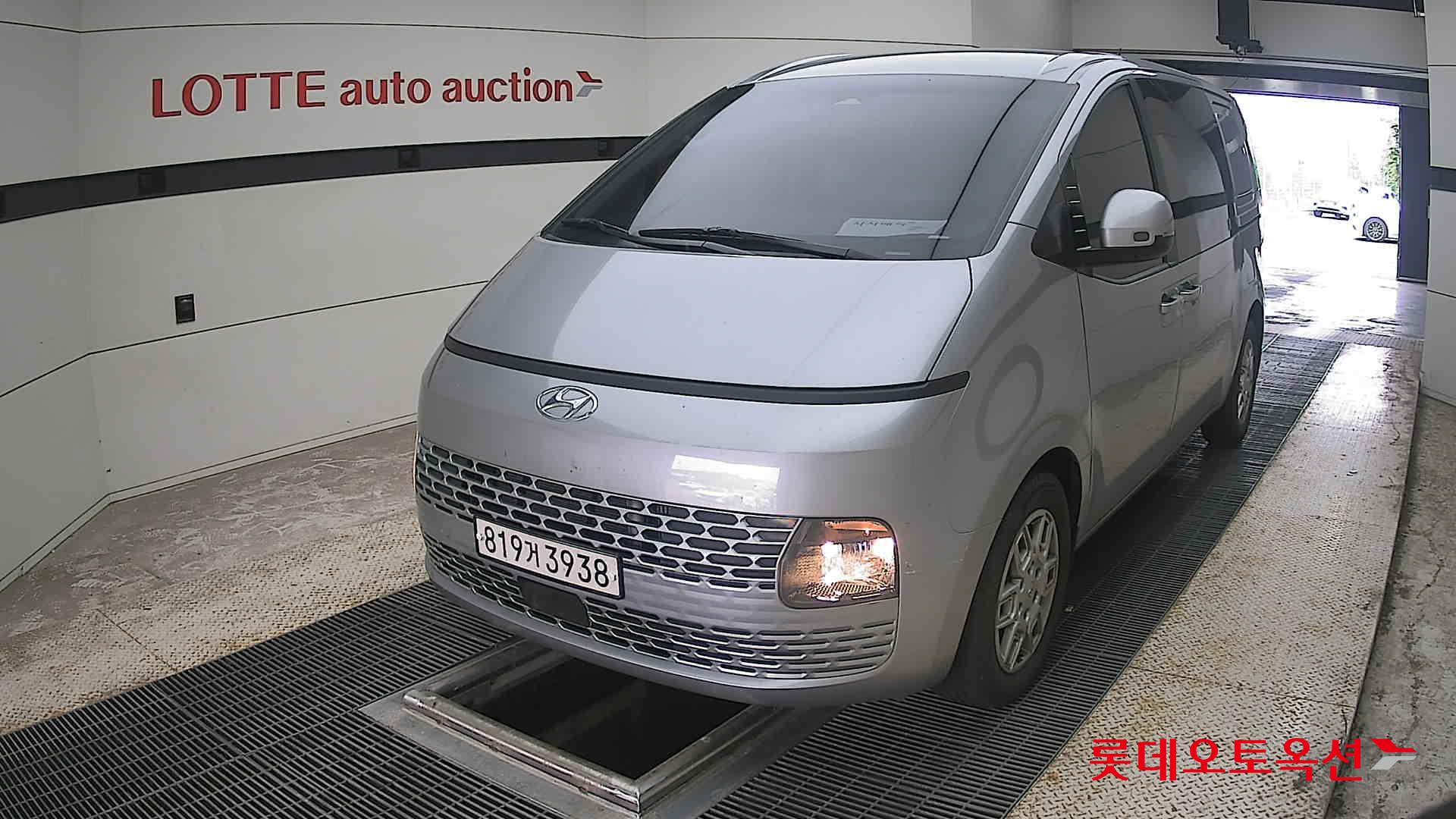2022 - hyundai staria