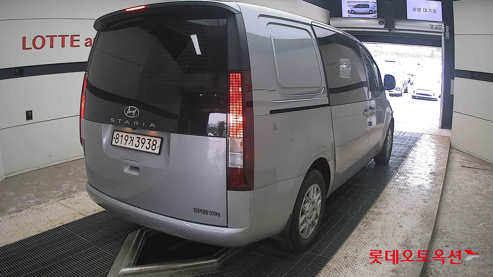 2022 - hyundai staria