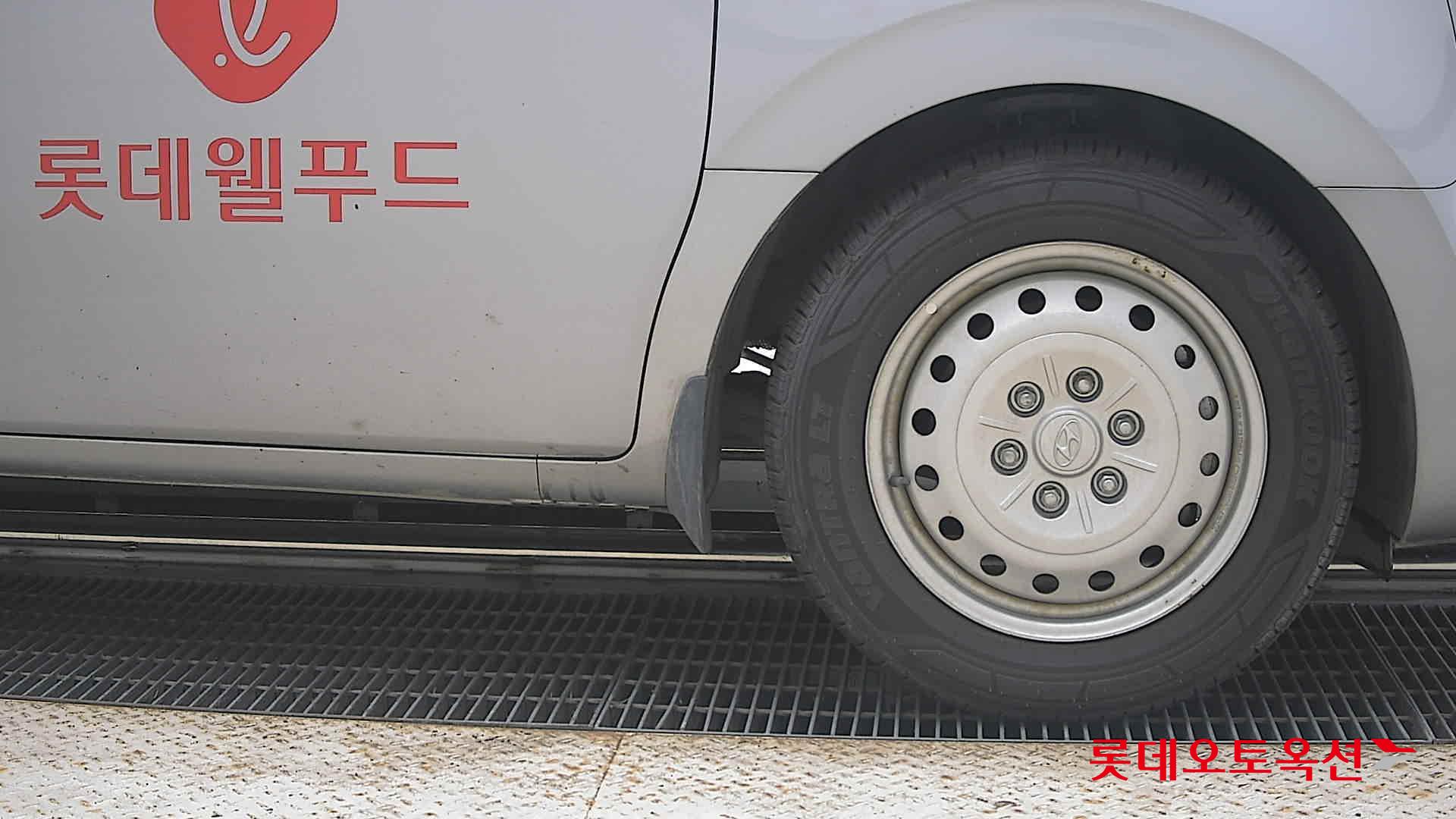 2024 - hyundai staria