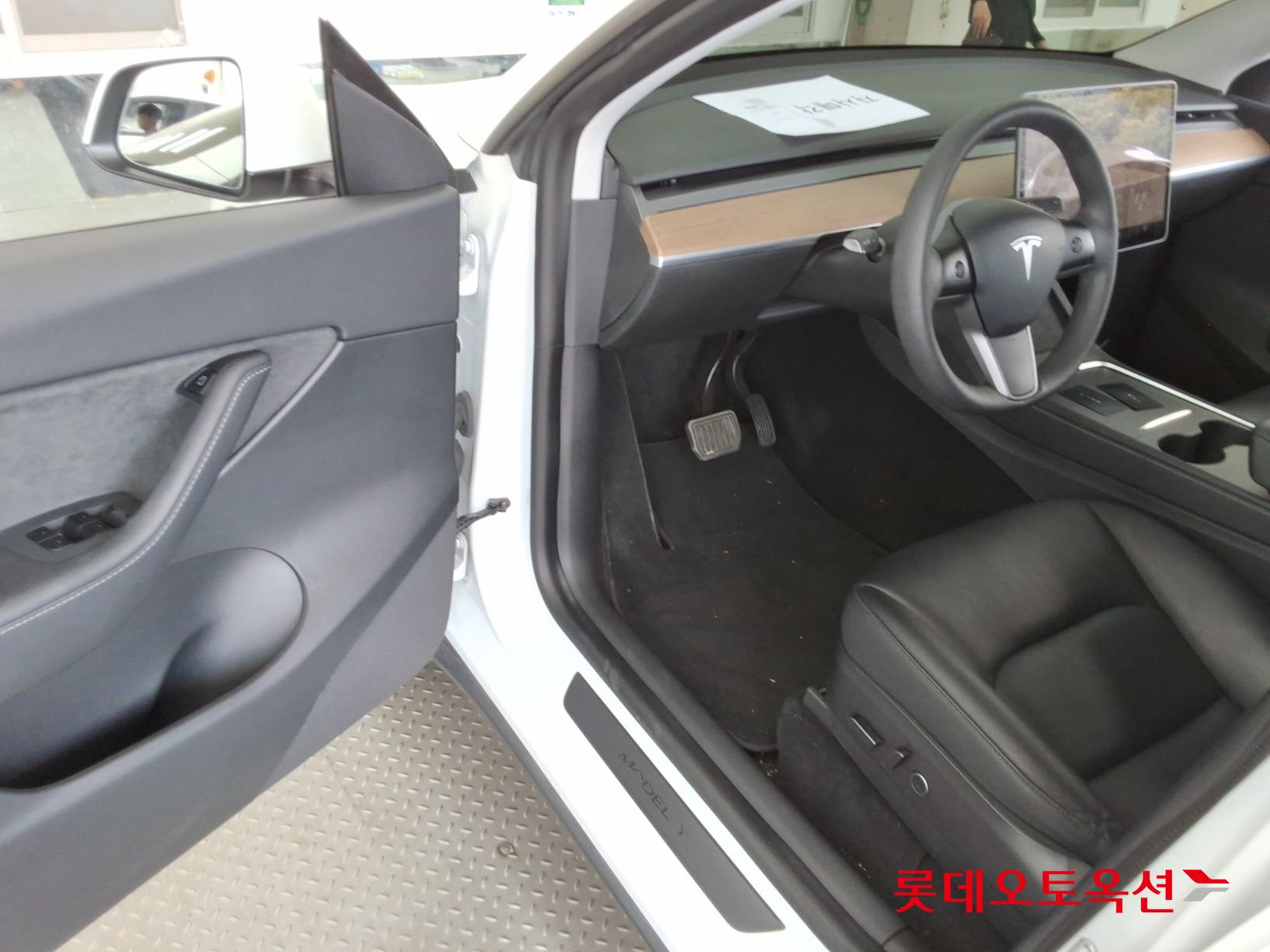 2021 - tesla model y