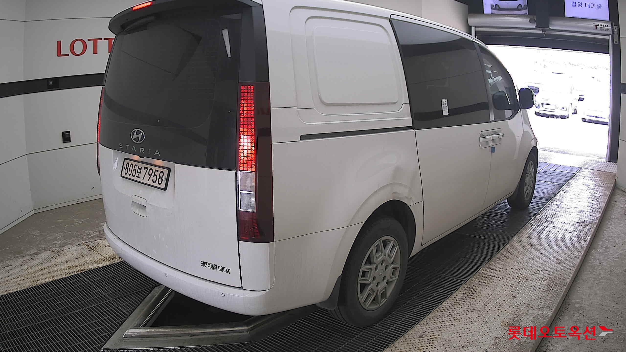 2022 - hyundai staria