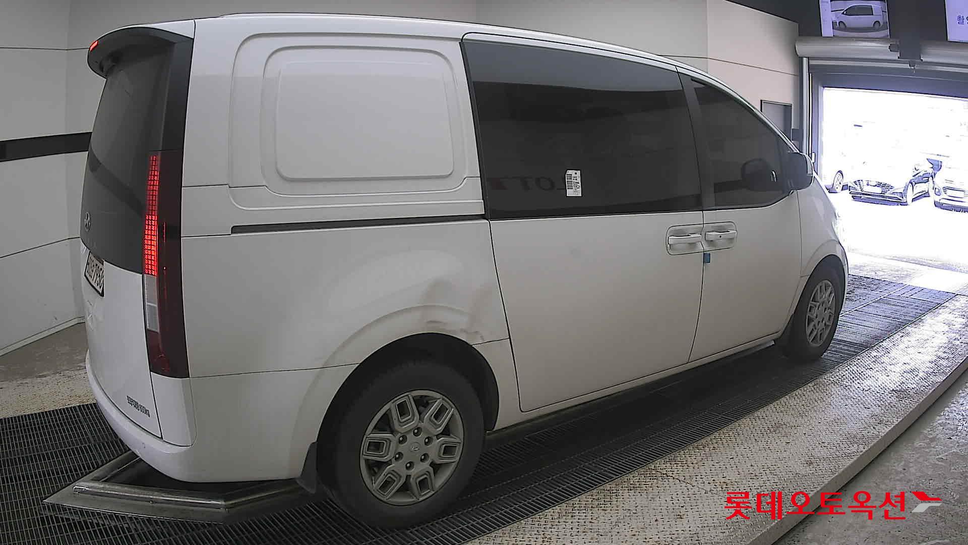 2022 - hyundai staria