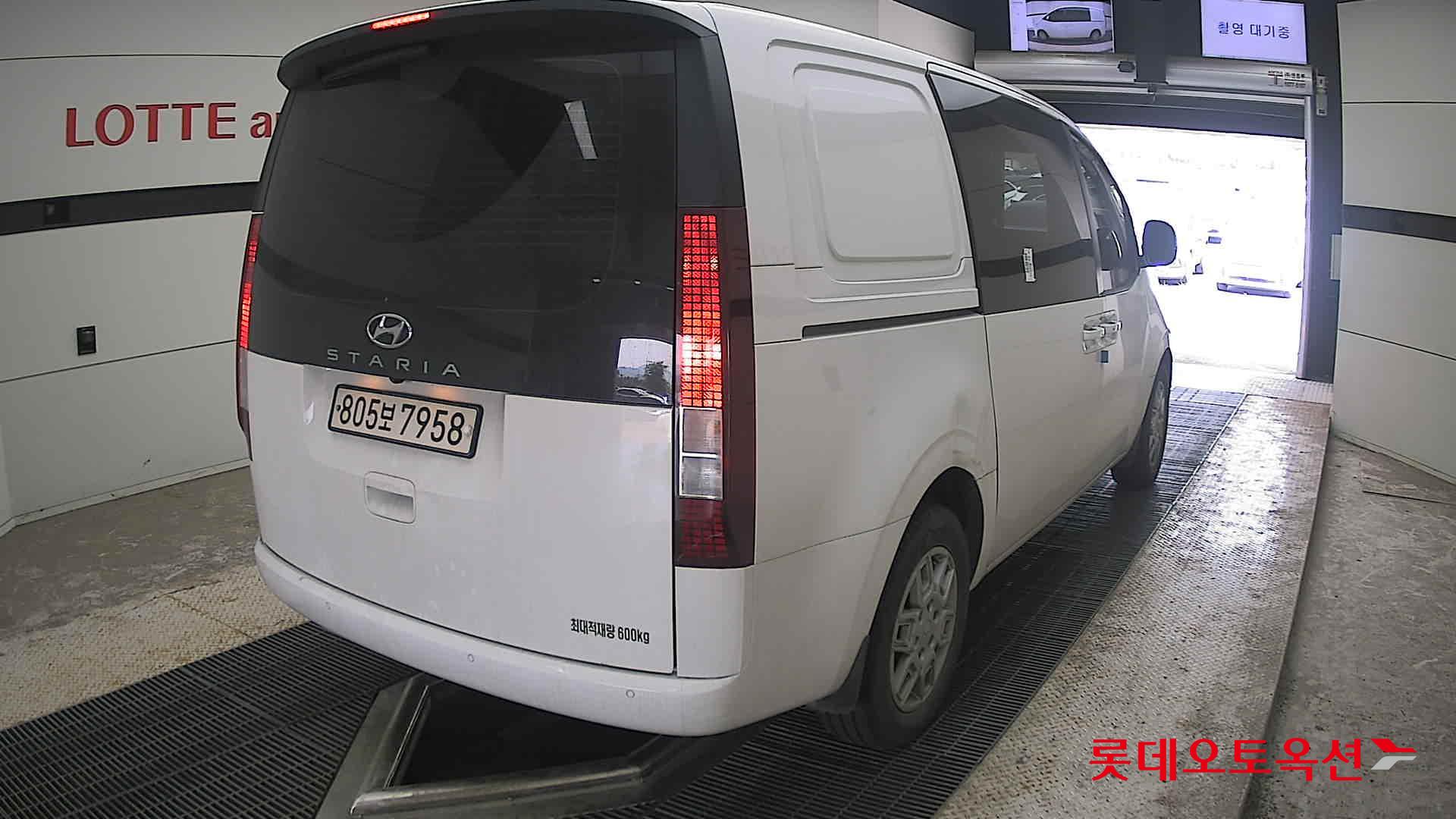 2022 - hyundai staria