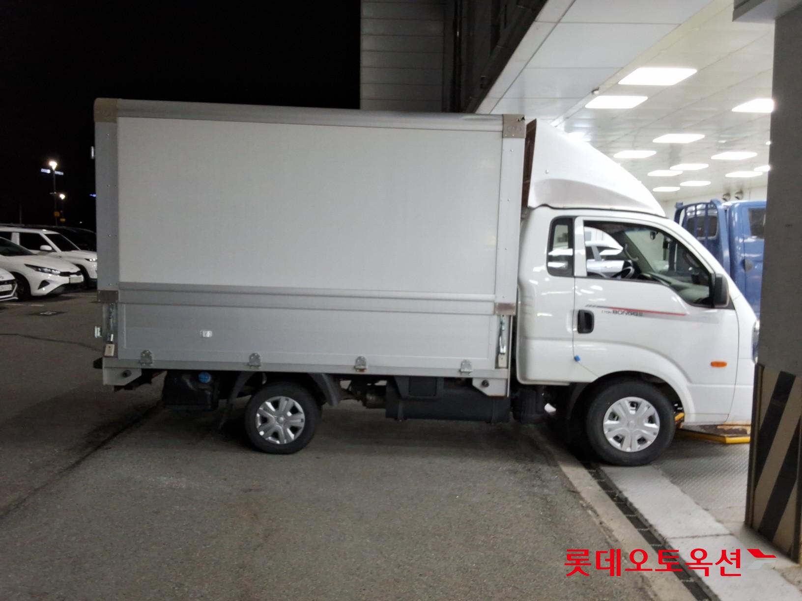 2023 - kia bongo