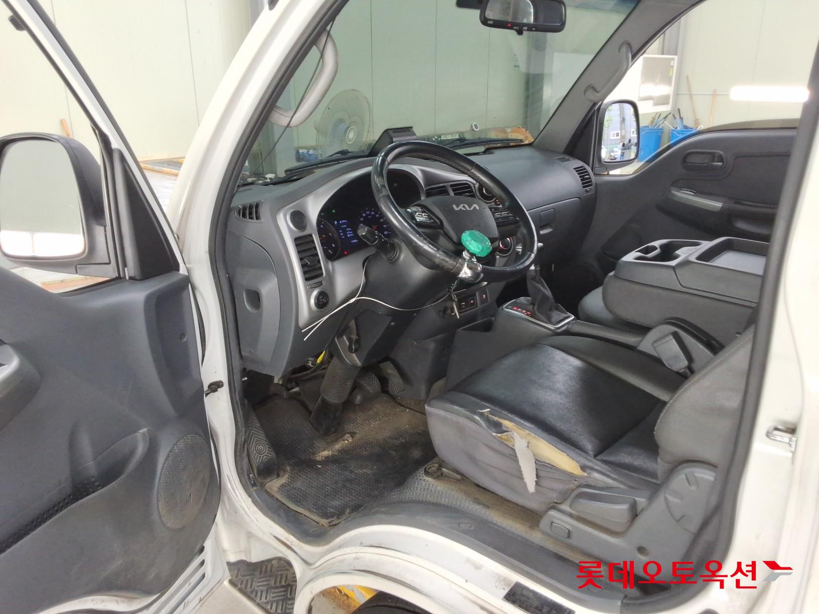 2023 - kia bongo