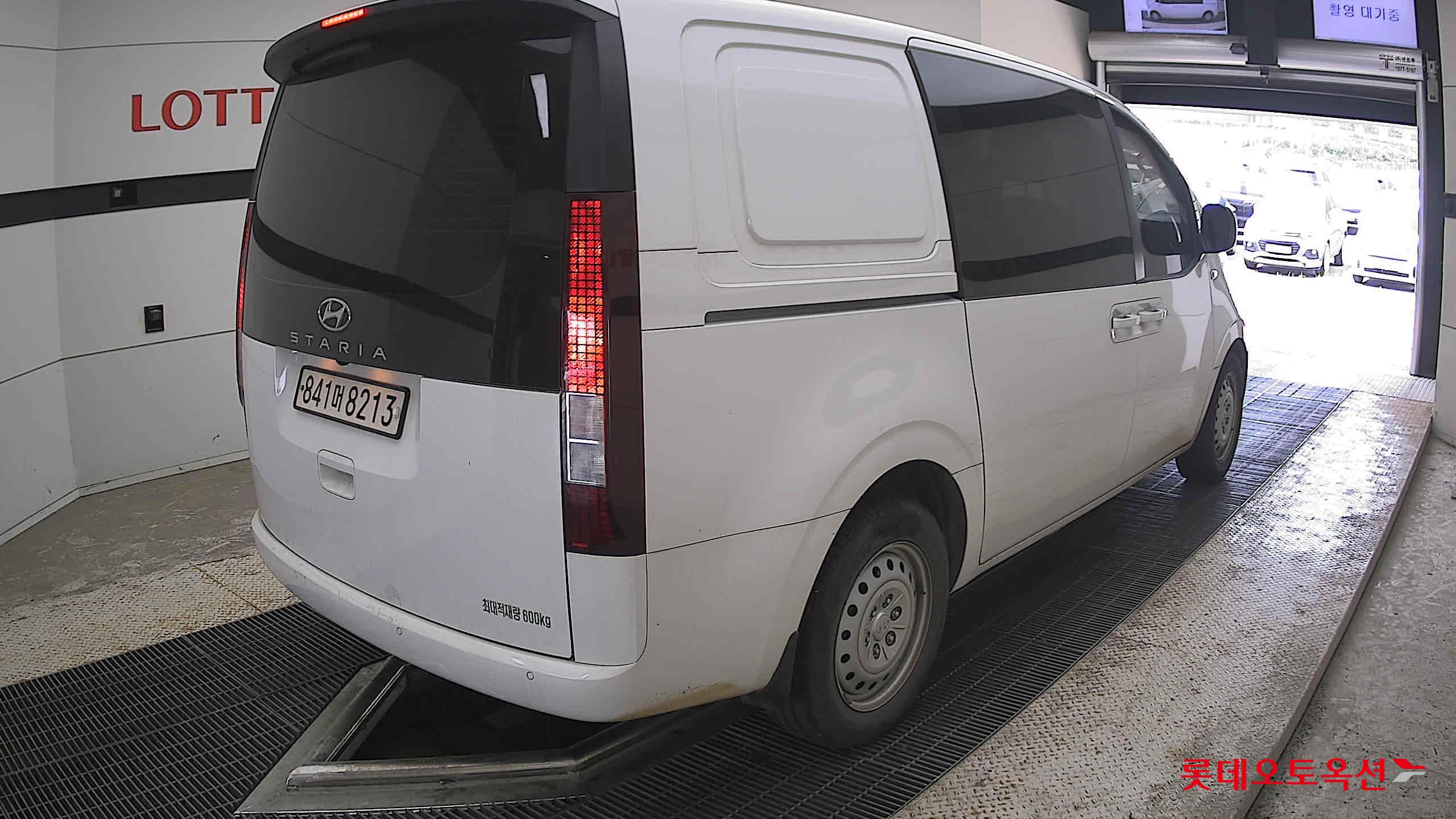 2022 - hyundai staria