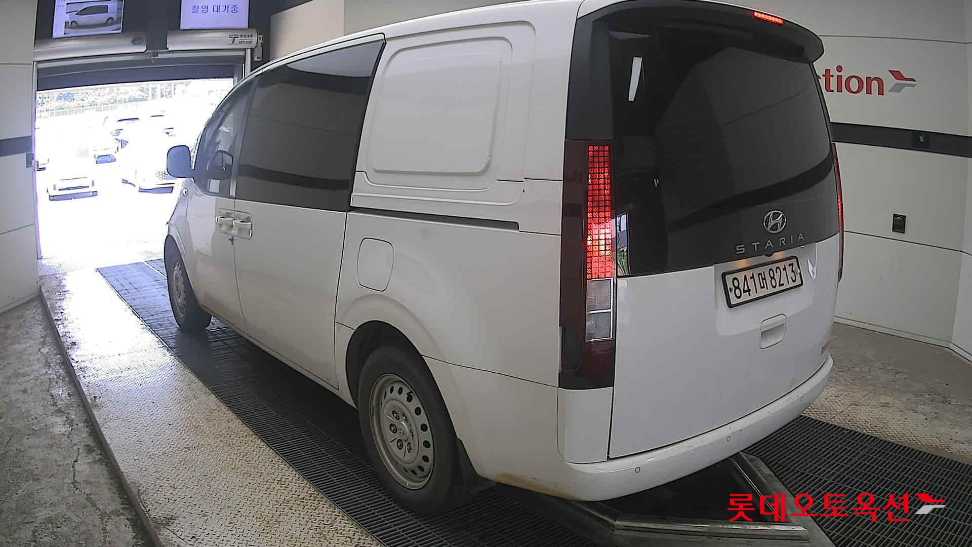 2022 - hyundai staria