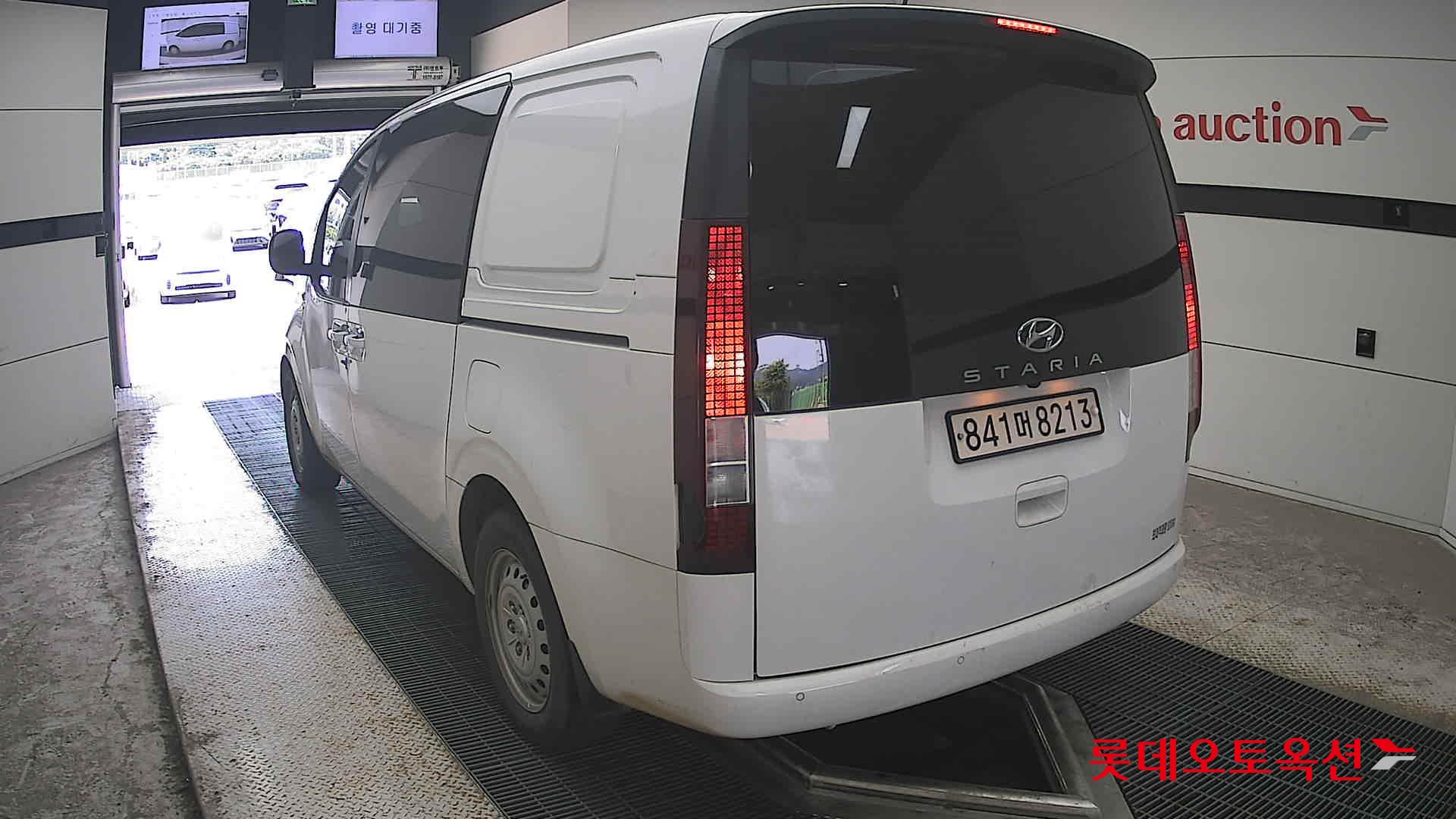 2022 - hyundai staria