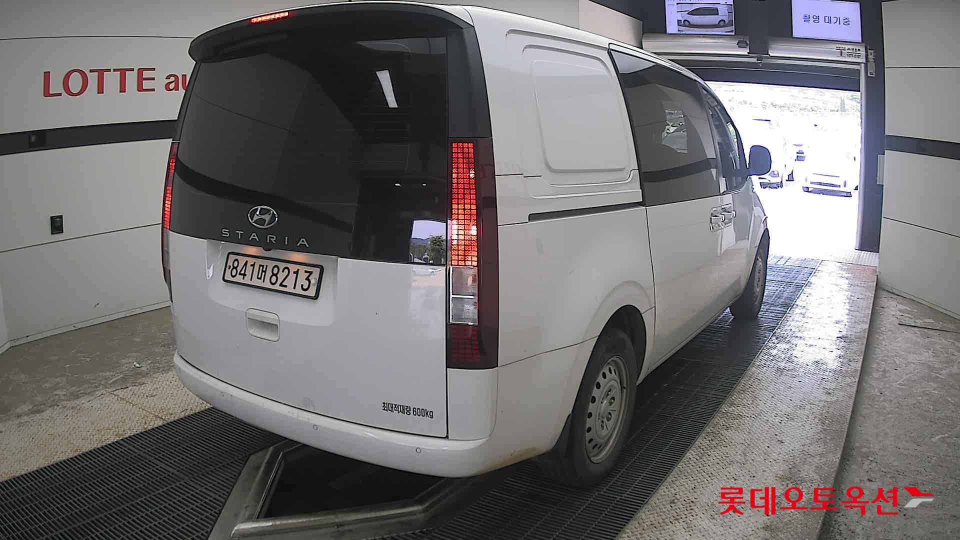 2022 - hyundai staria