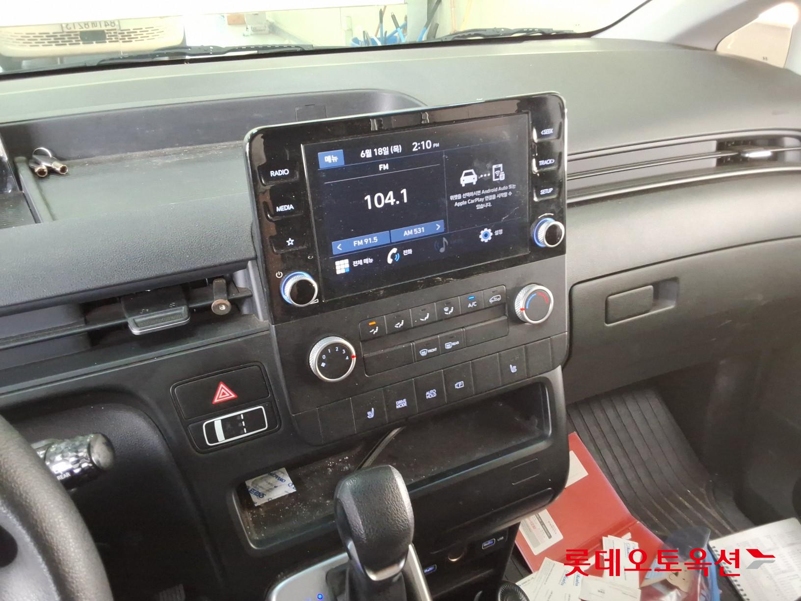 2022 - hyundai staria