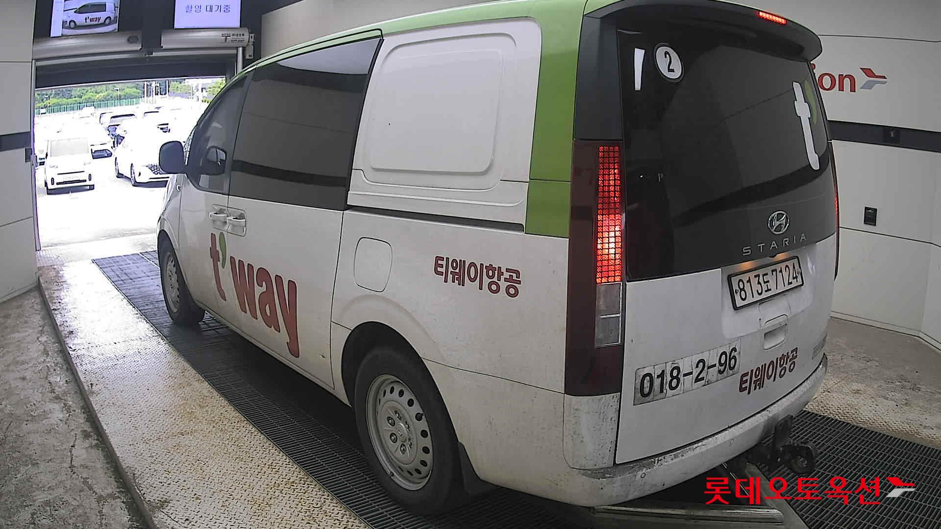 2023 - hyundai staria