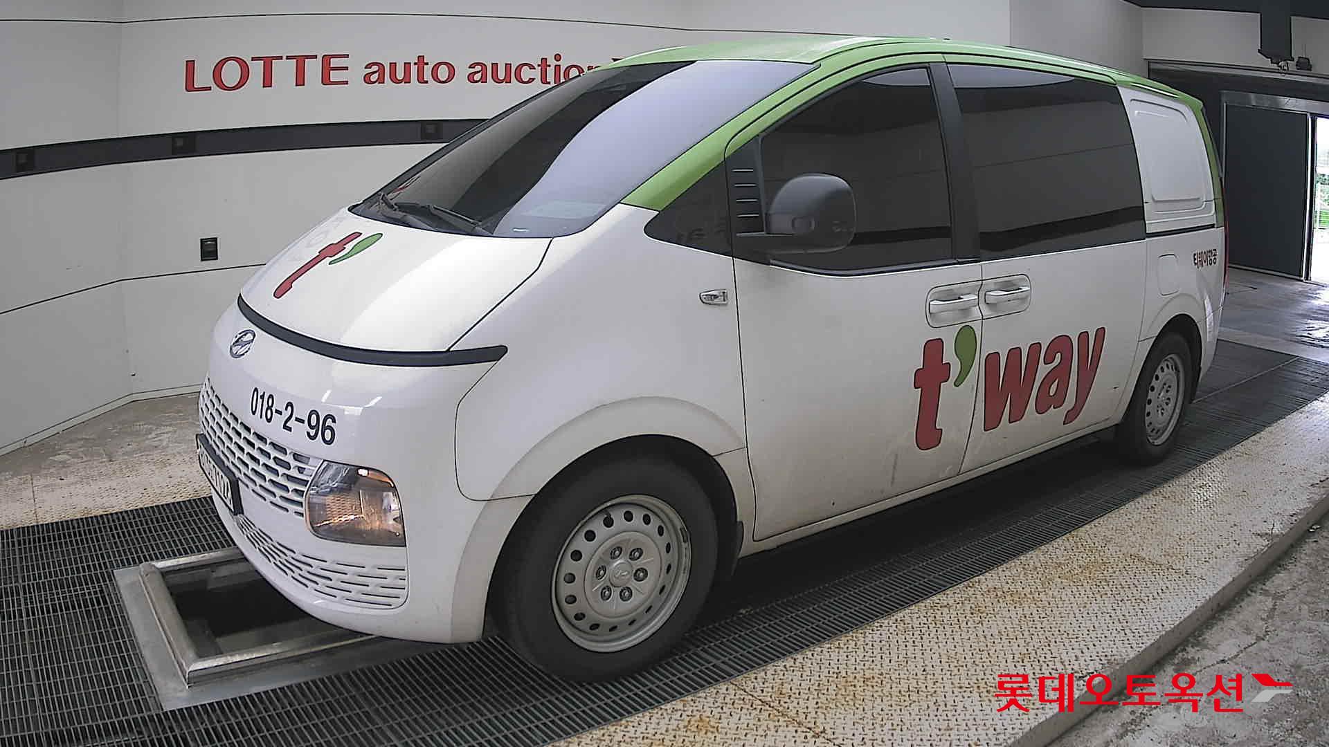 2023 - hyundai staria