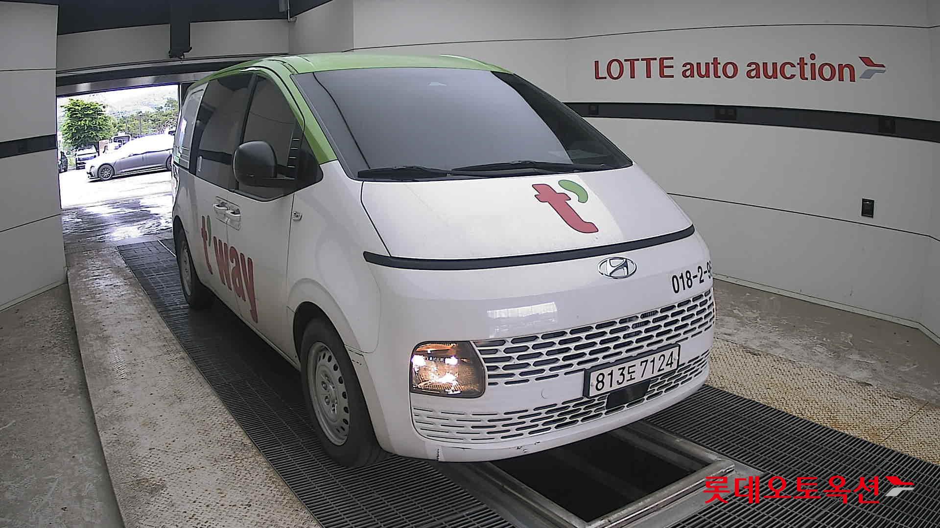 2023 - hyundai staria