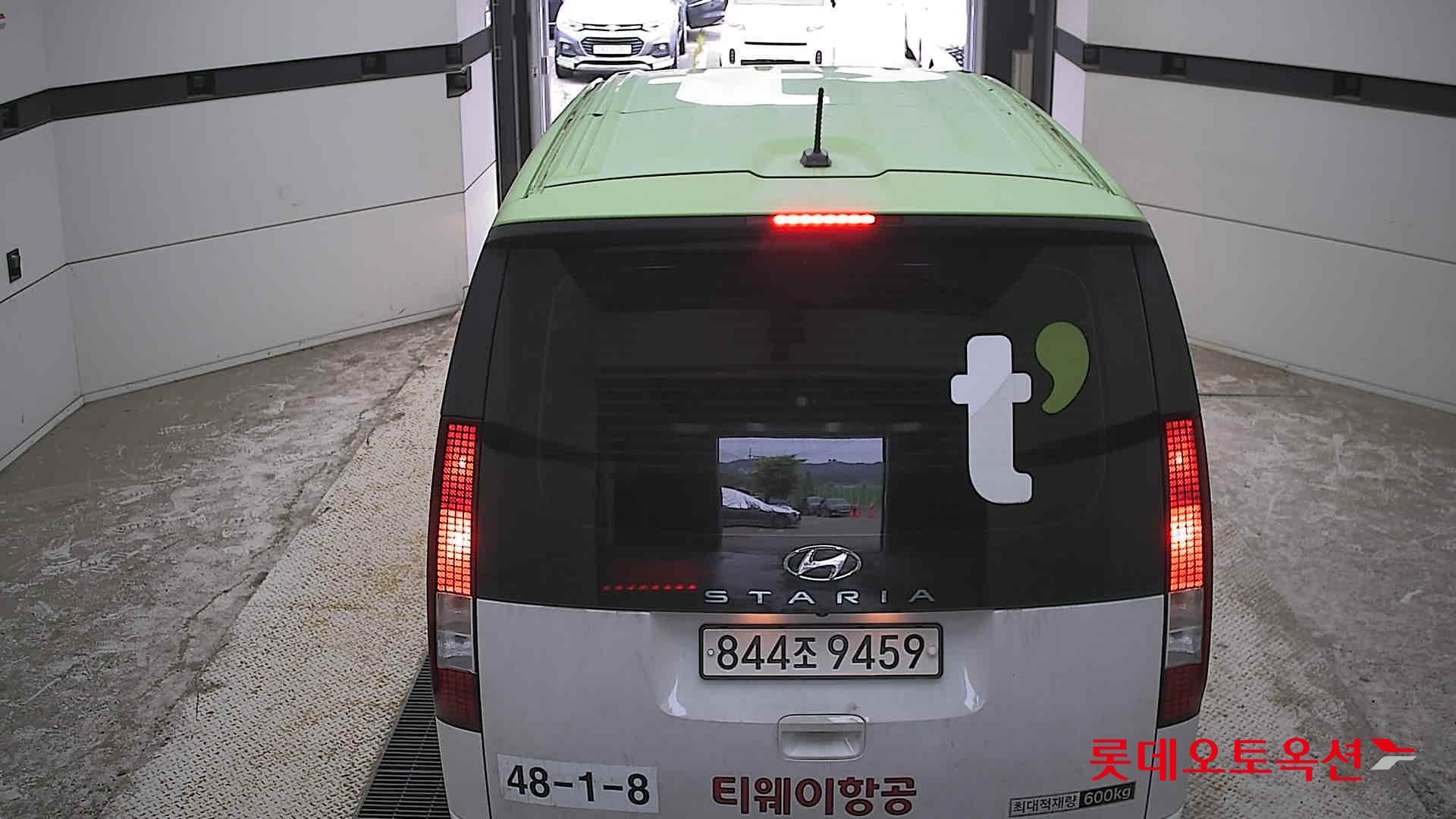 2023 - hyundai staria