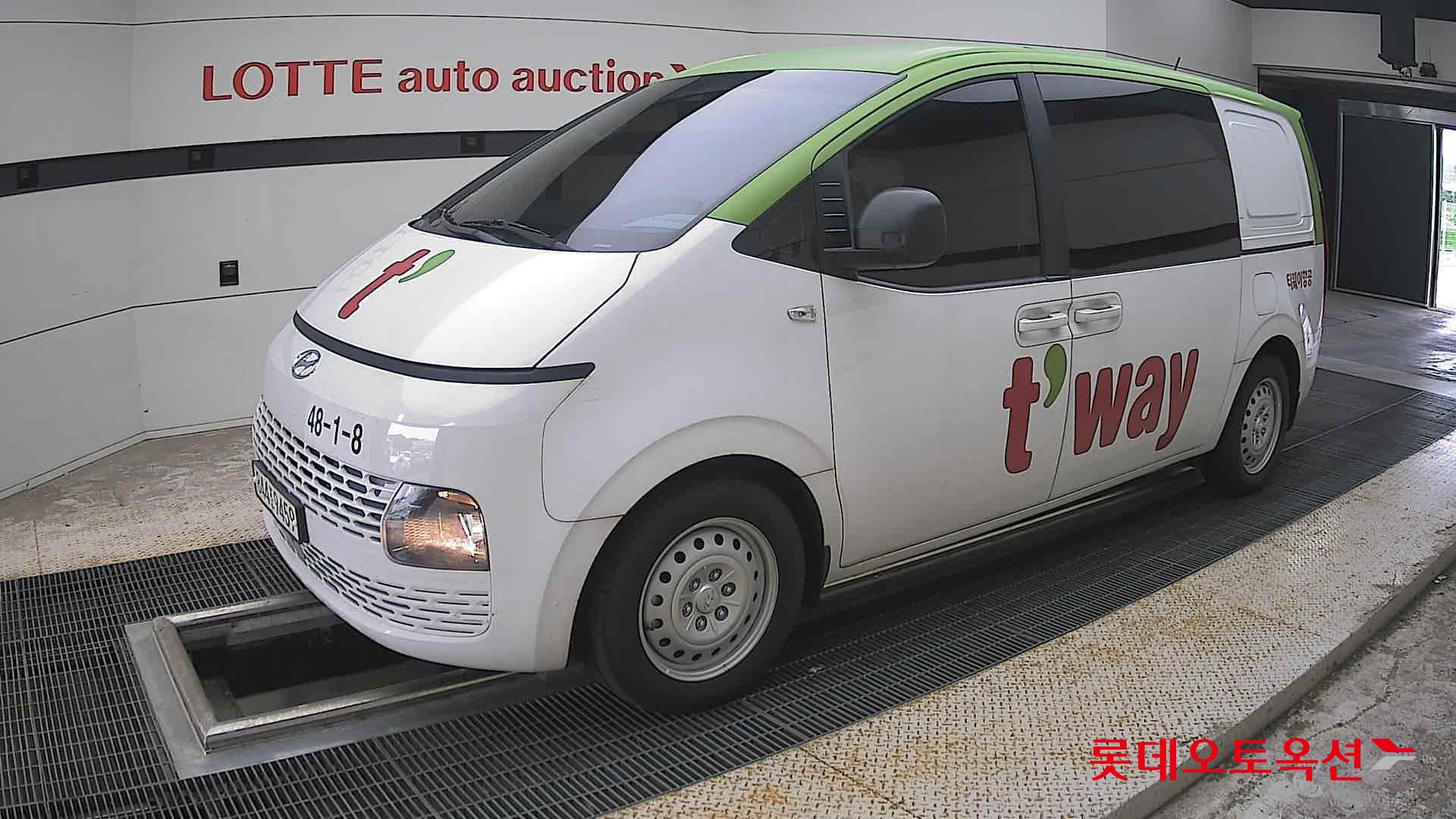 2023 - hyundai staria