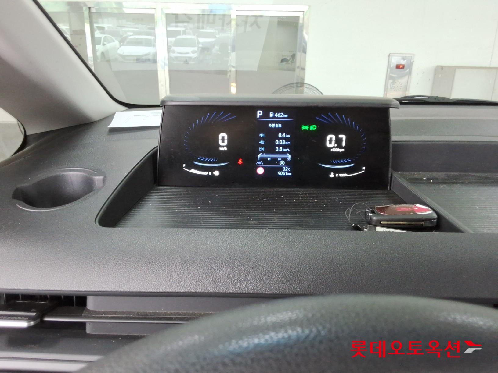 2023 - hyundai staria