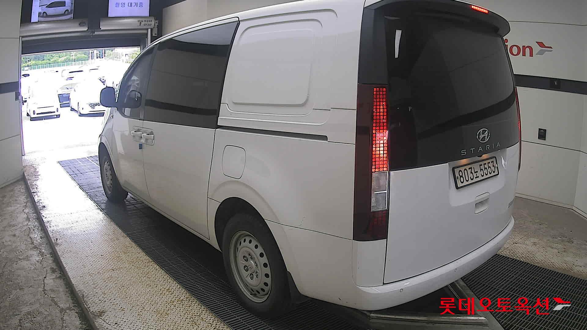 2023 - hyundai staria