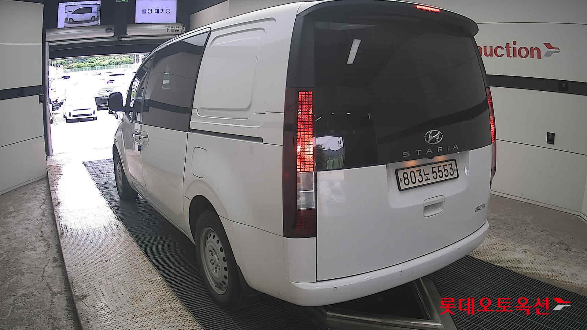 2023 - hyundai staria