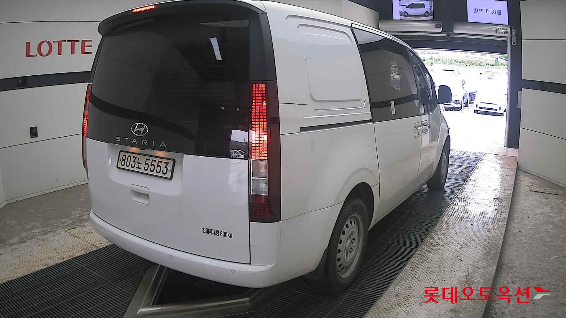 2023 - hyundai staria
