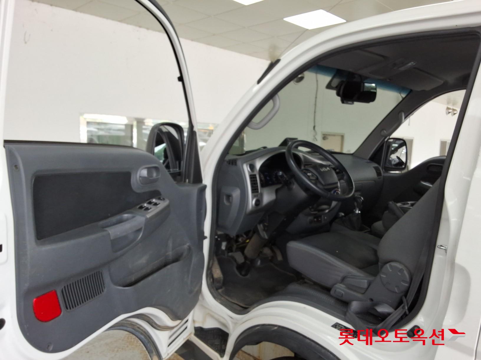 2023 - kia bongo