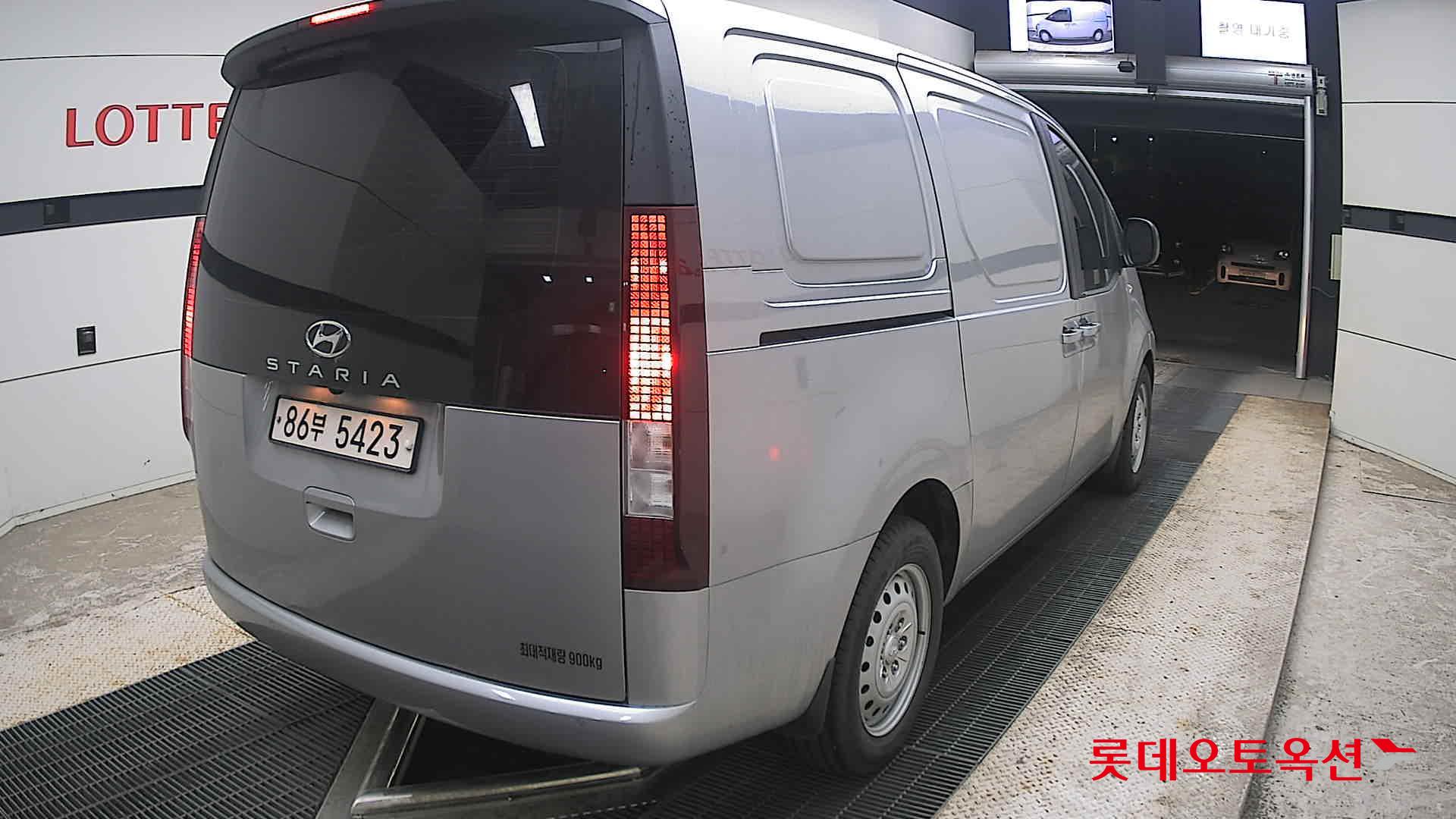 2022 - hyundai staria