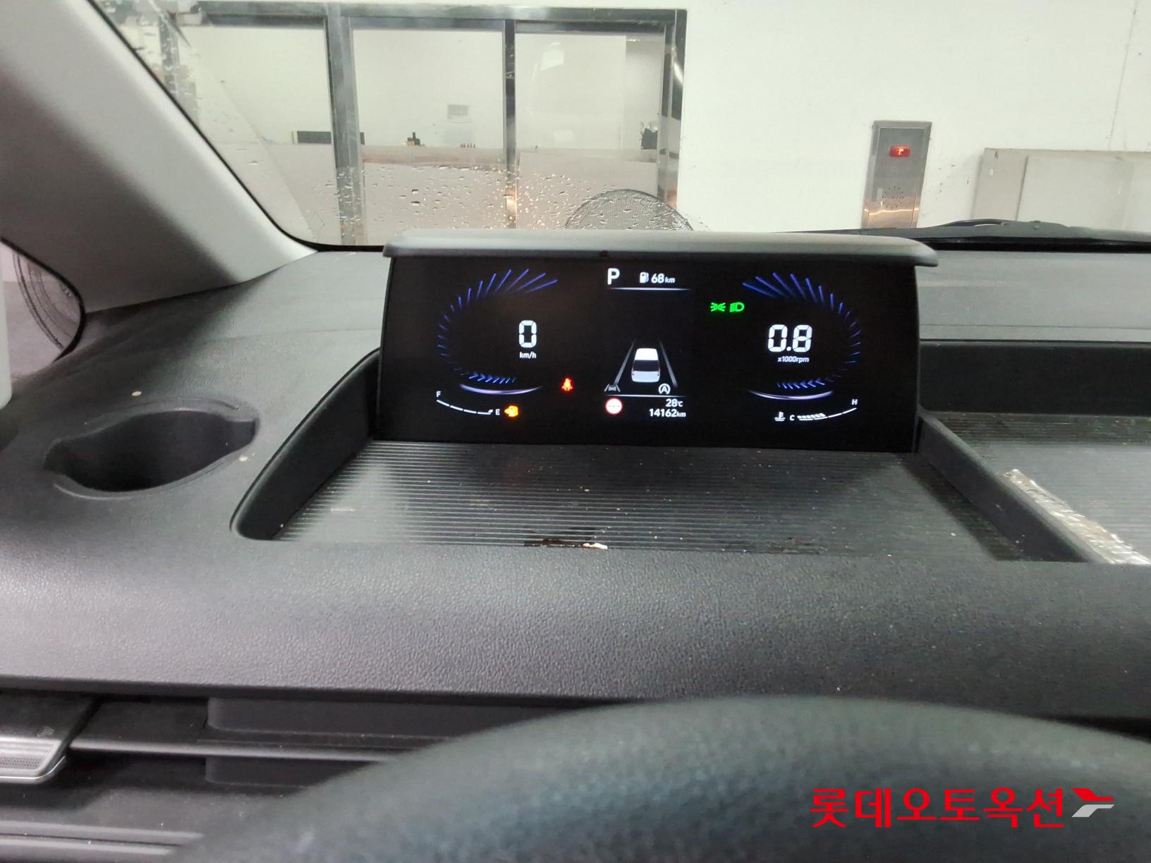 2022 - hyundai staria