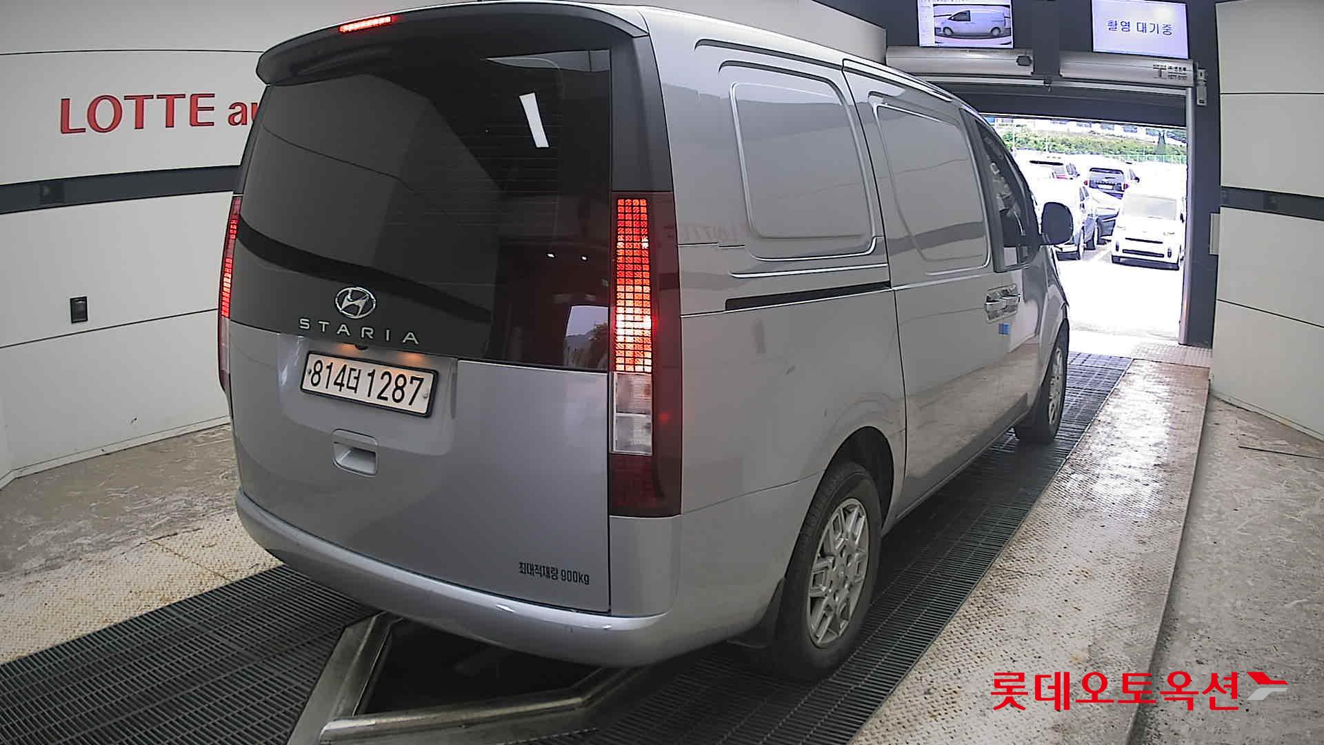 2023 - hyundai staria