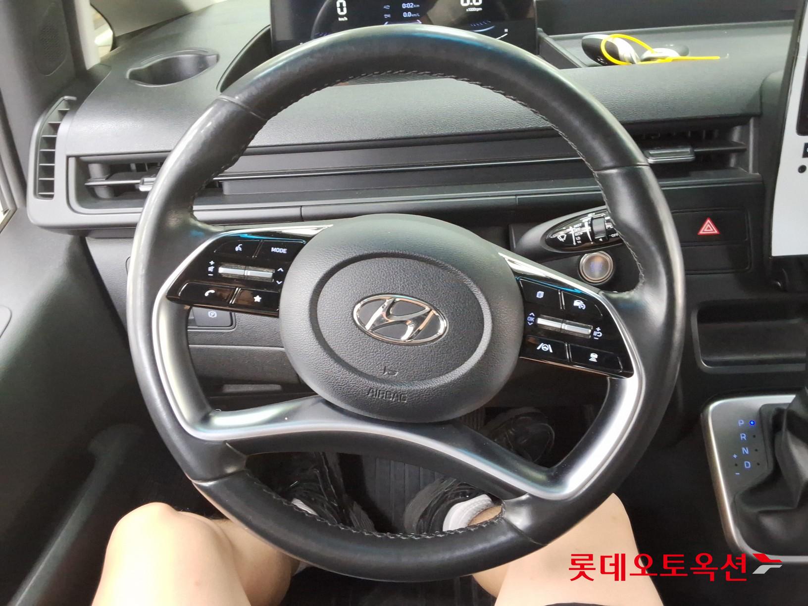 2023 - hyundai staria