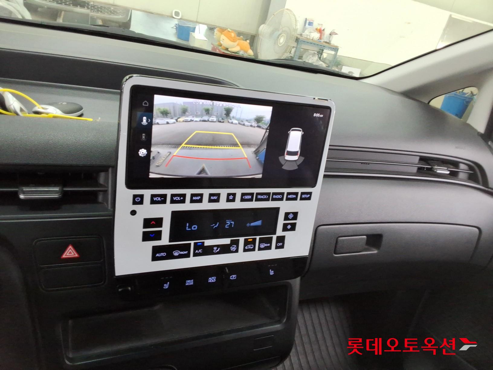 2023 - hyundai staria