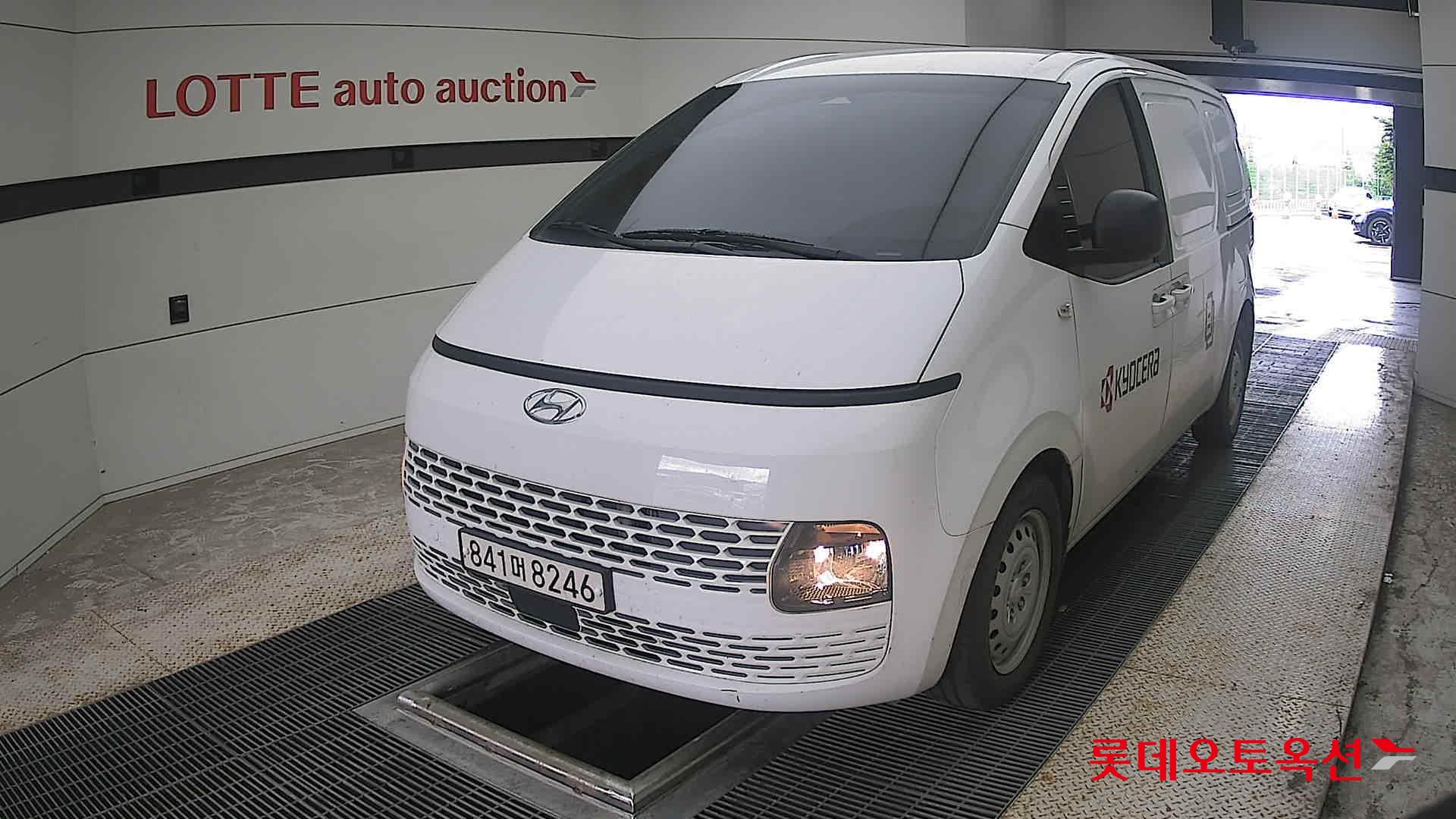 2022 - hyundai staria