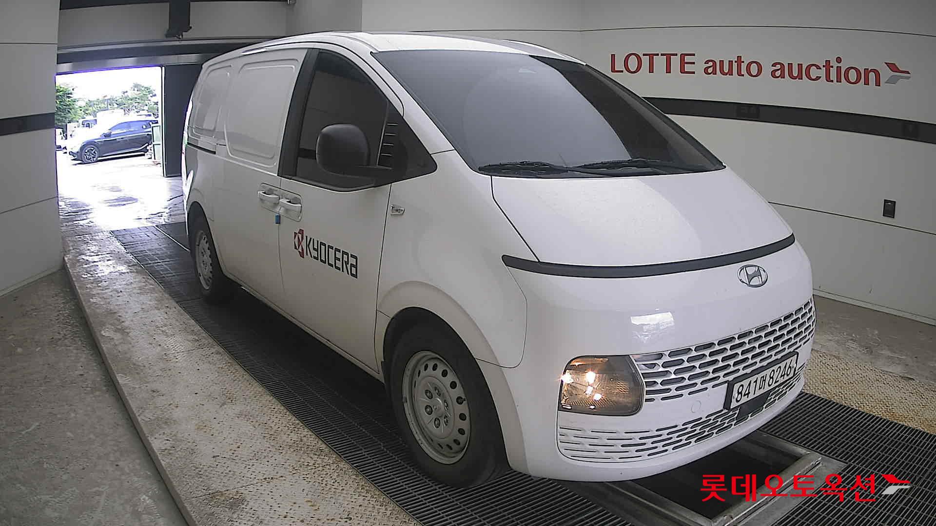 2022 - hyundai staria