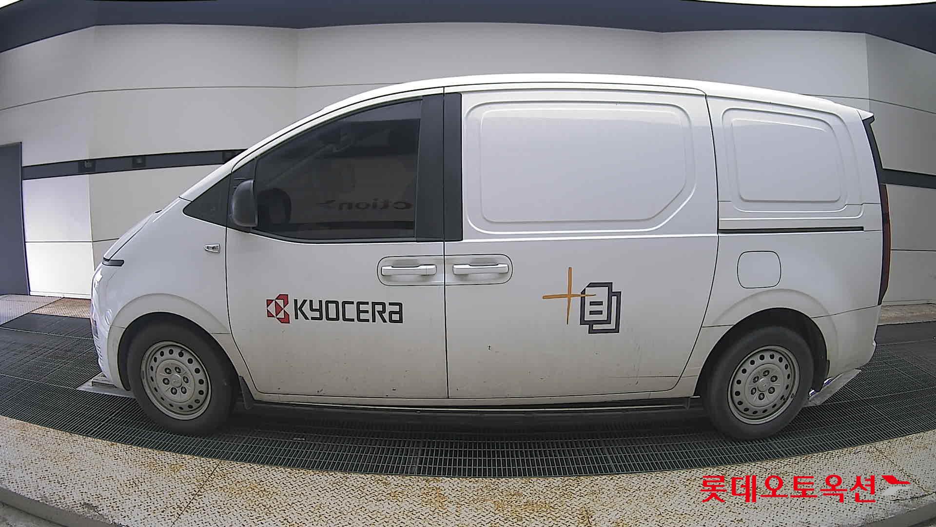 2022 - hyundai staria