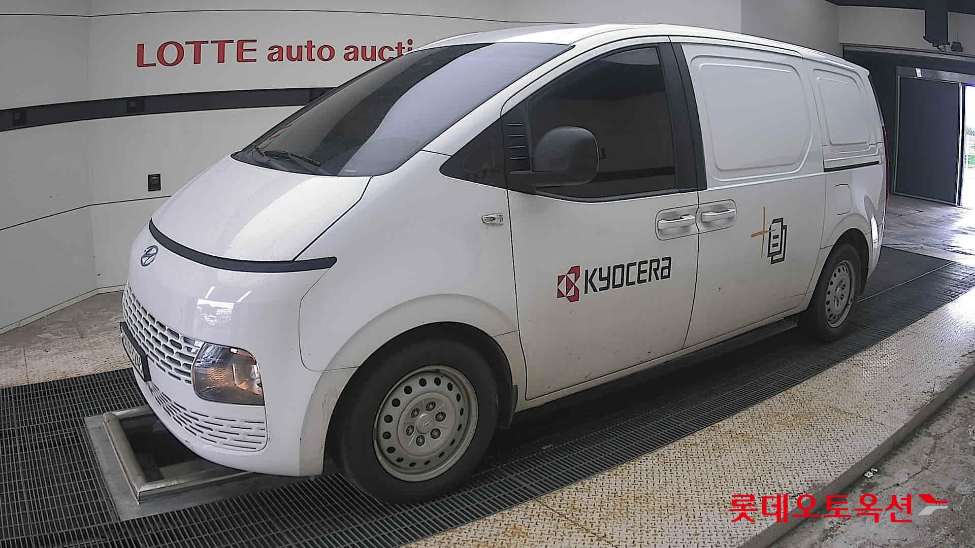2022 - hyundai staria