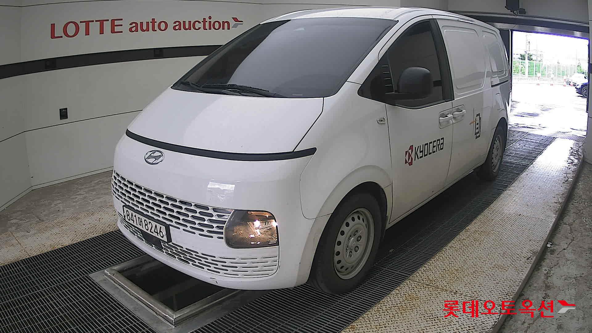 2022 - hyundai staria
