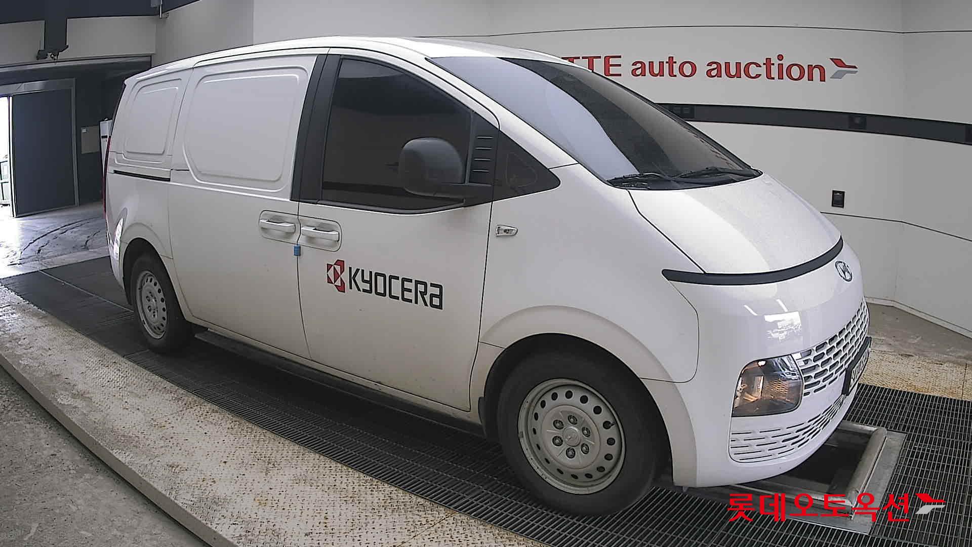 2022 - hyundai staria