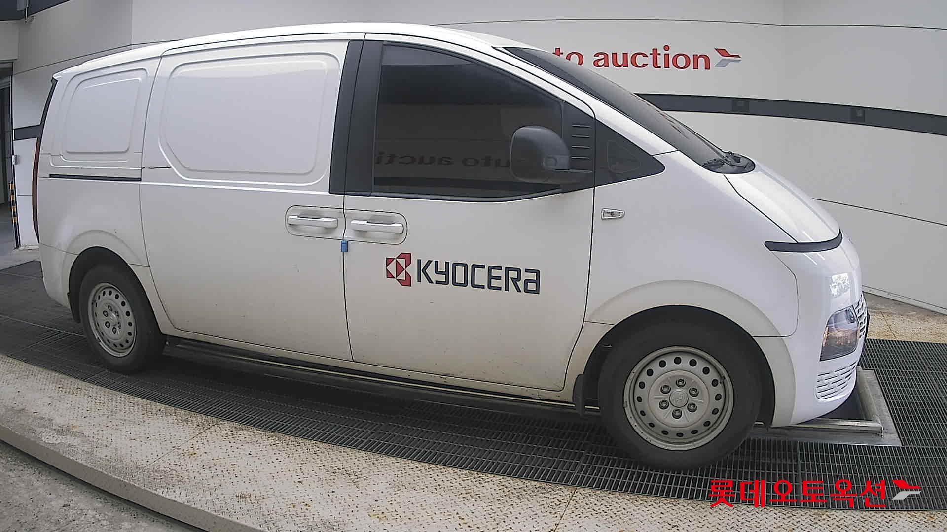 2022 - hyundai staria