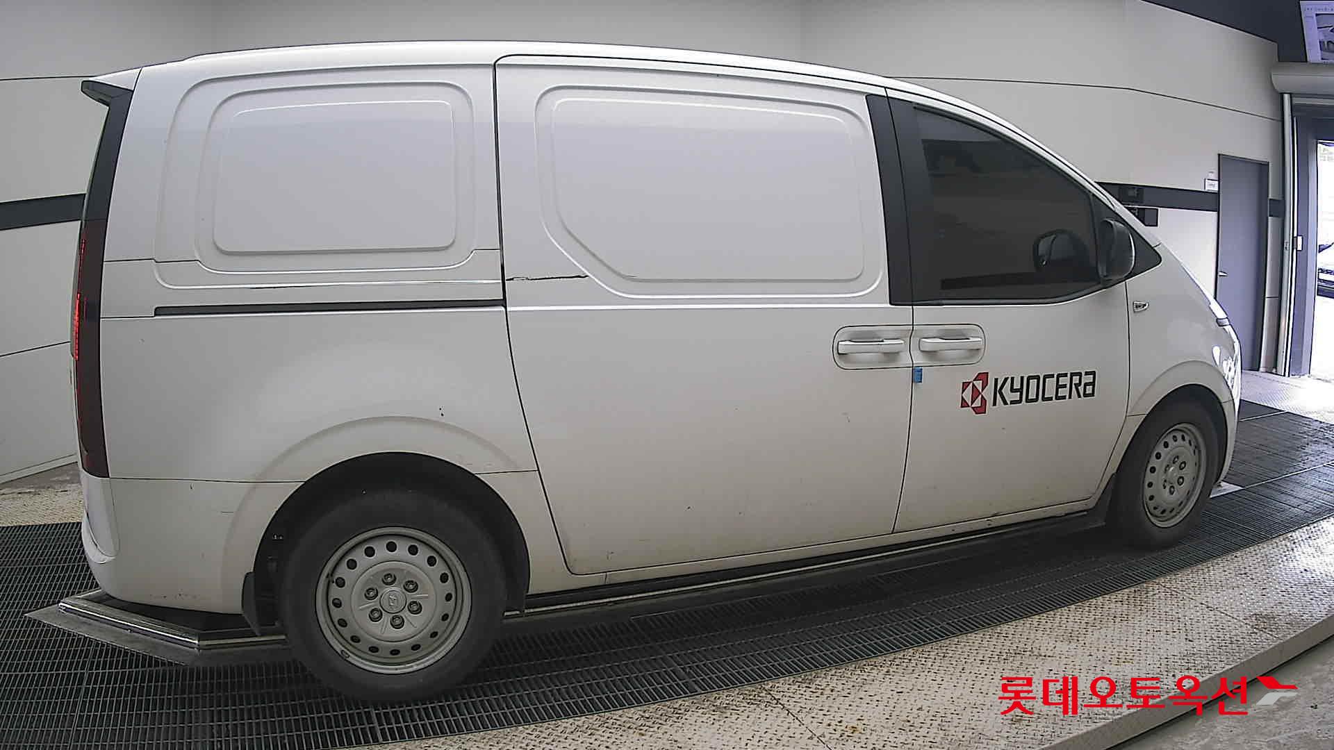 2022 - hyundai staria