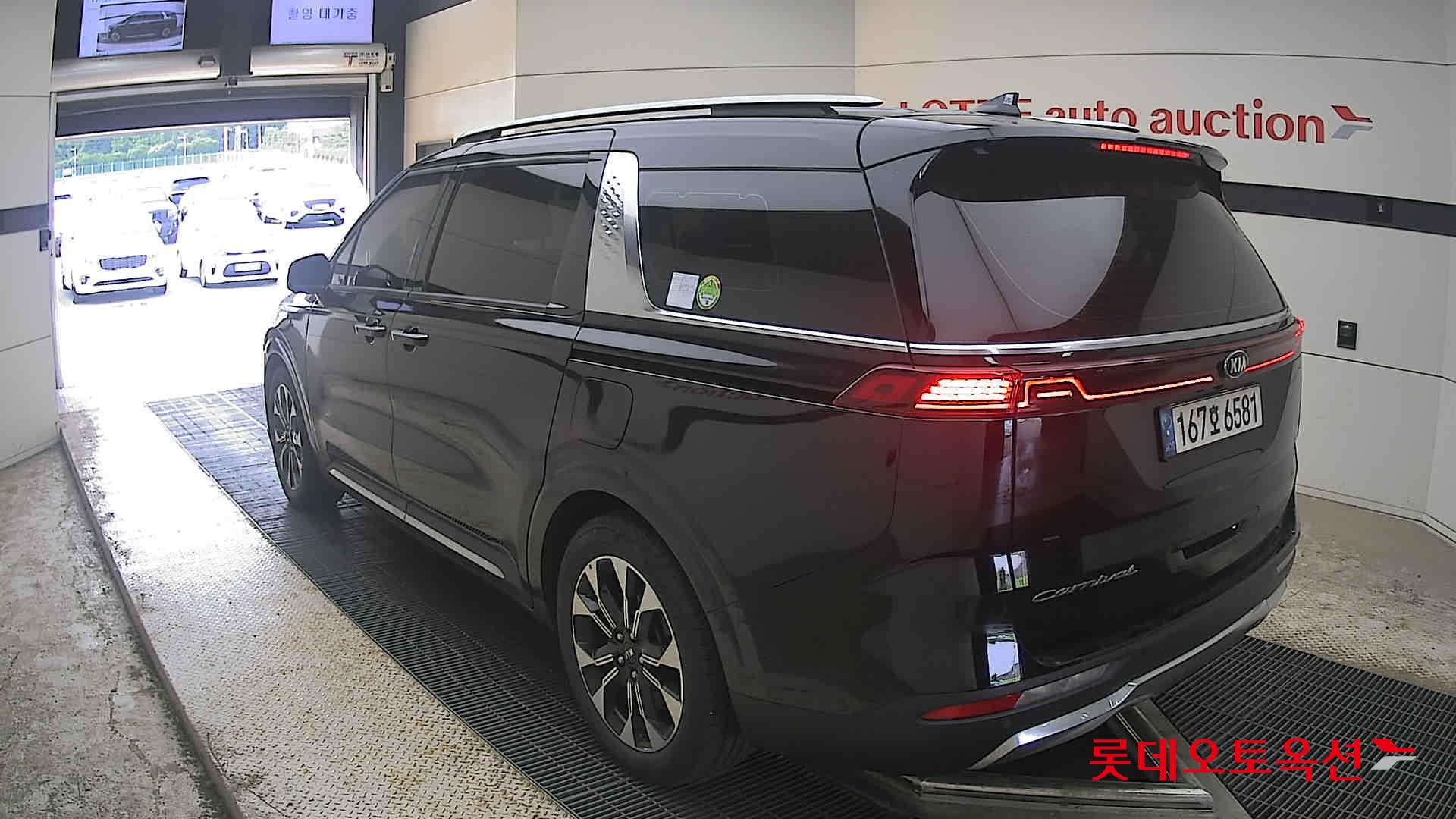 2021 - kia carnival