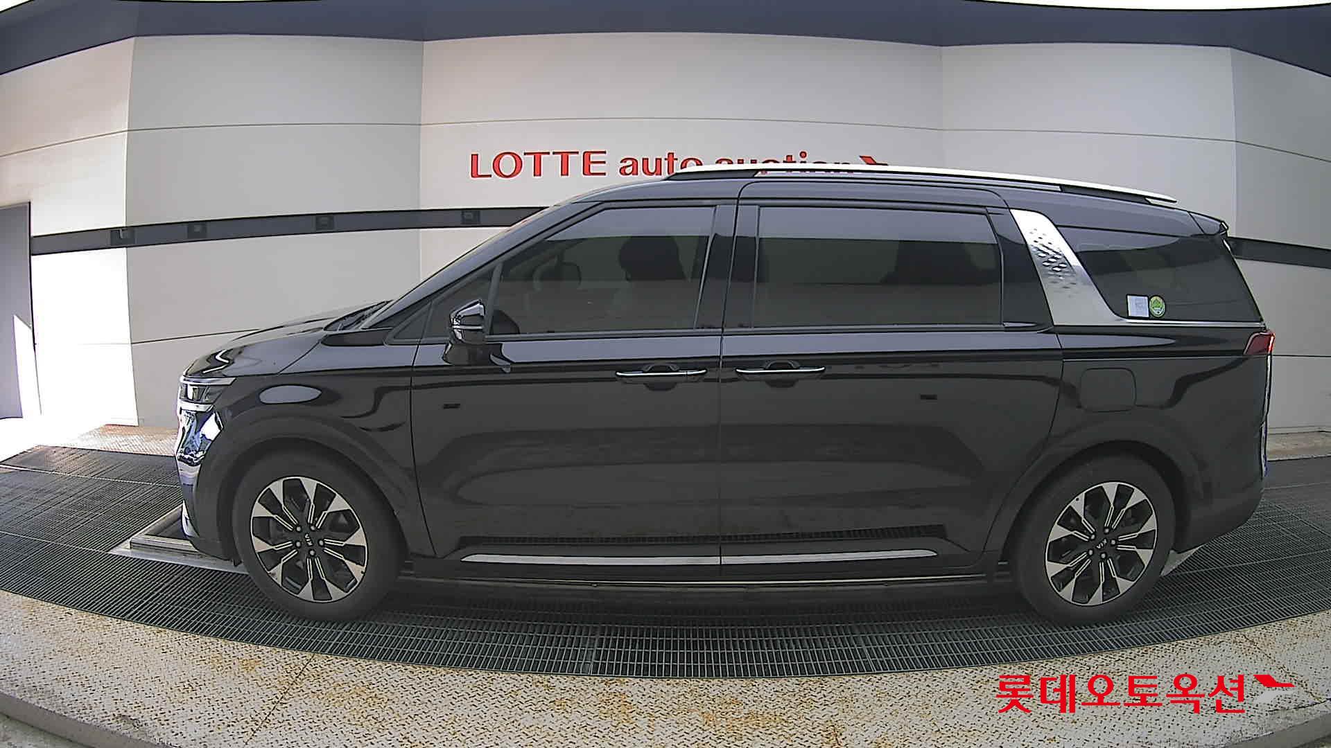 2021 - kia carnival