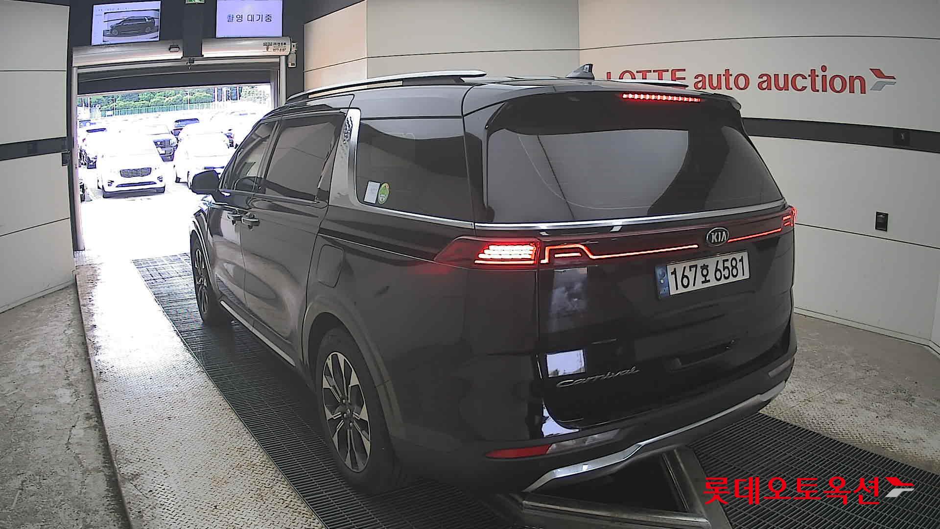 2021 - kia carnival