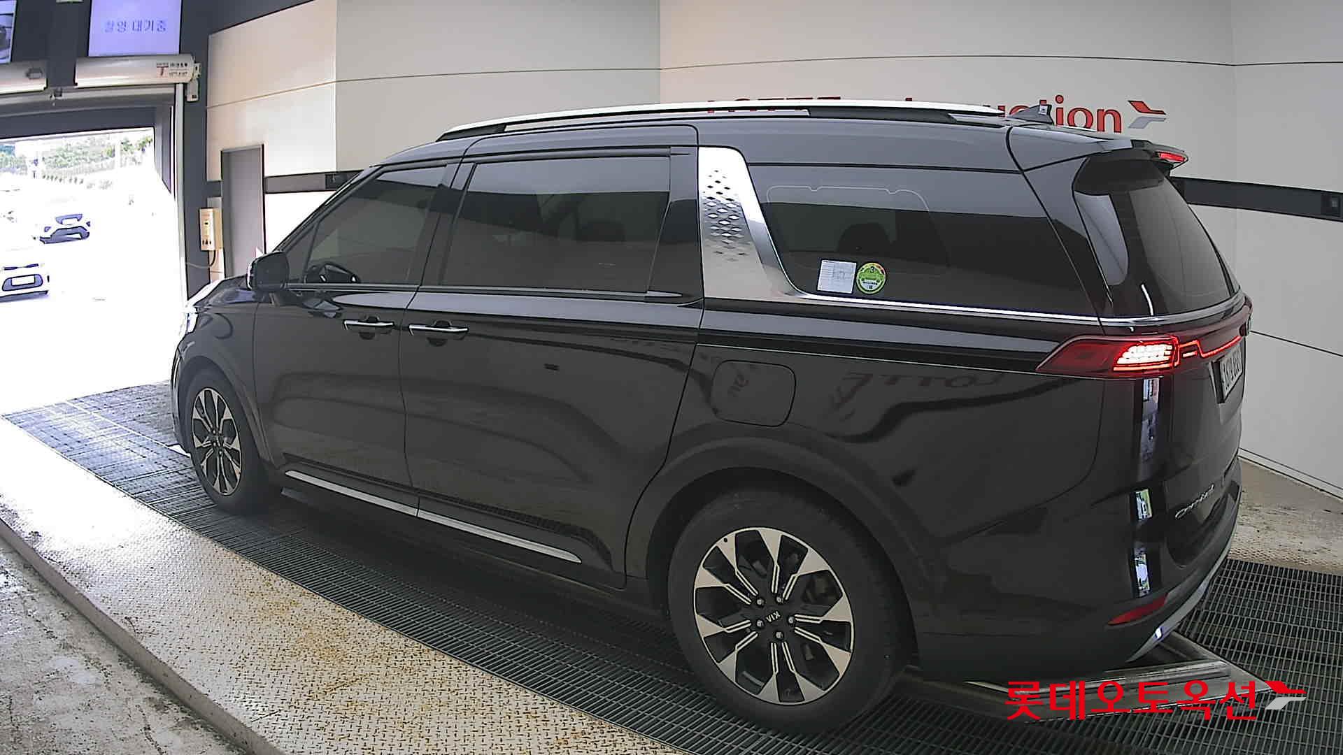 2021 - kia carnival