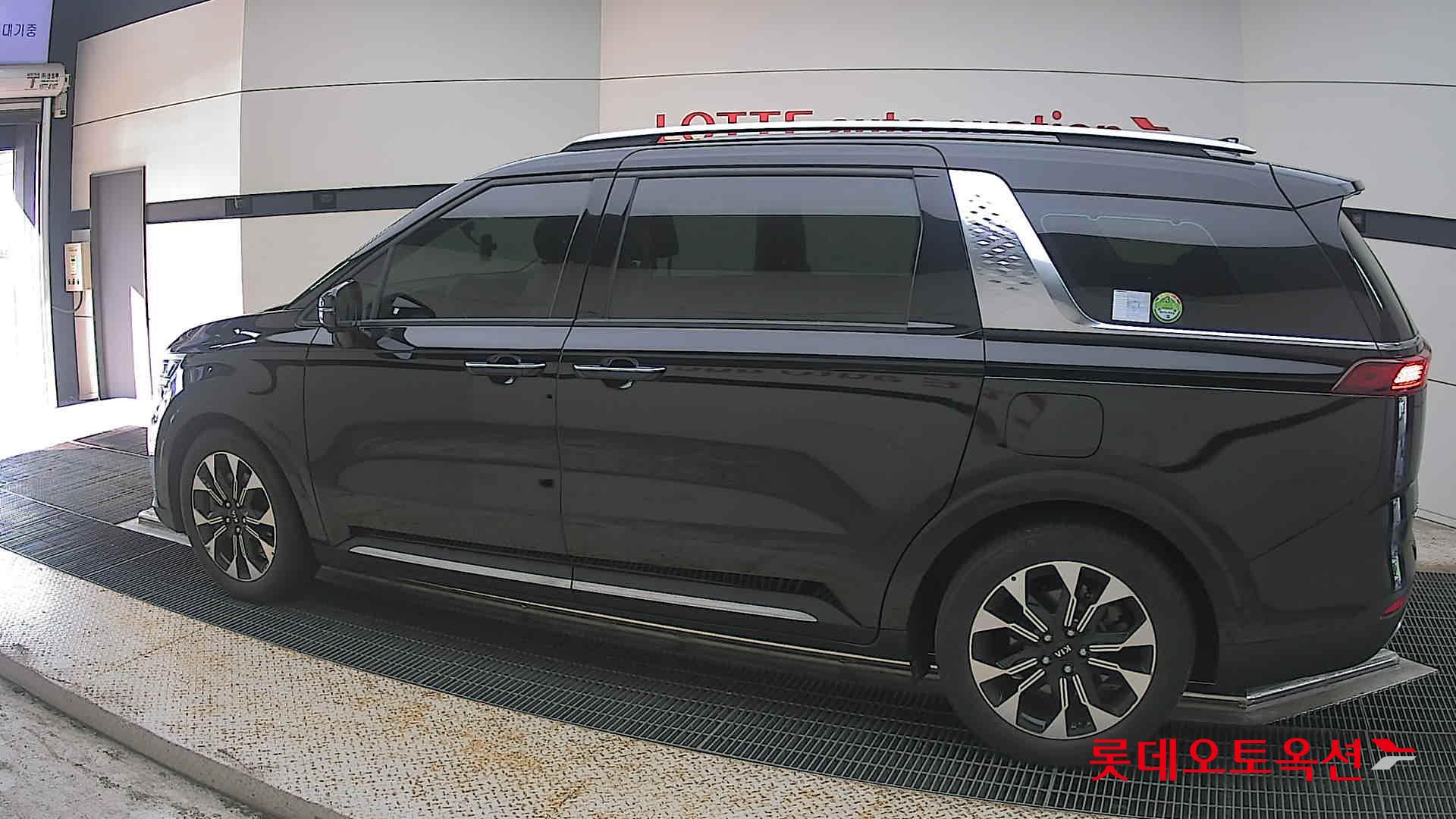 2021 - kia carnival