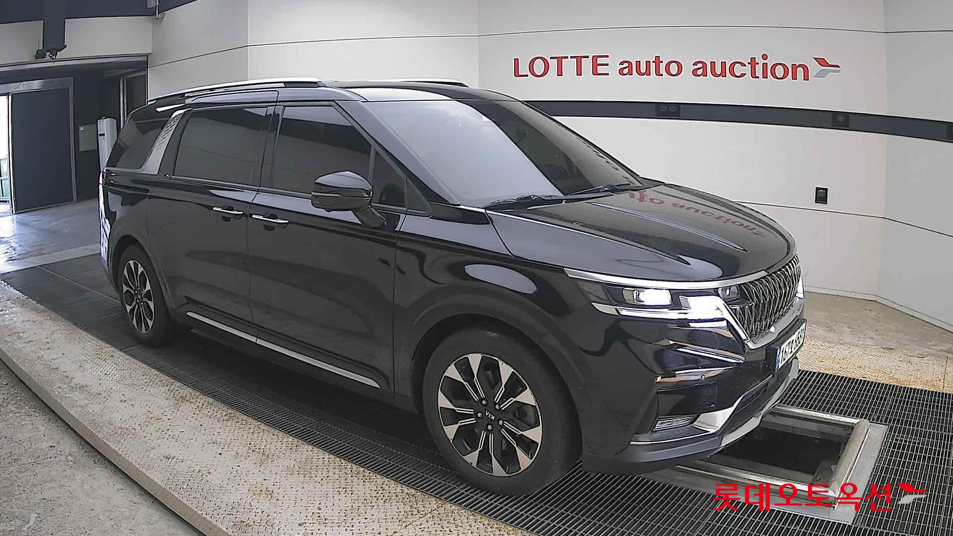 2021 - kia carnival