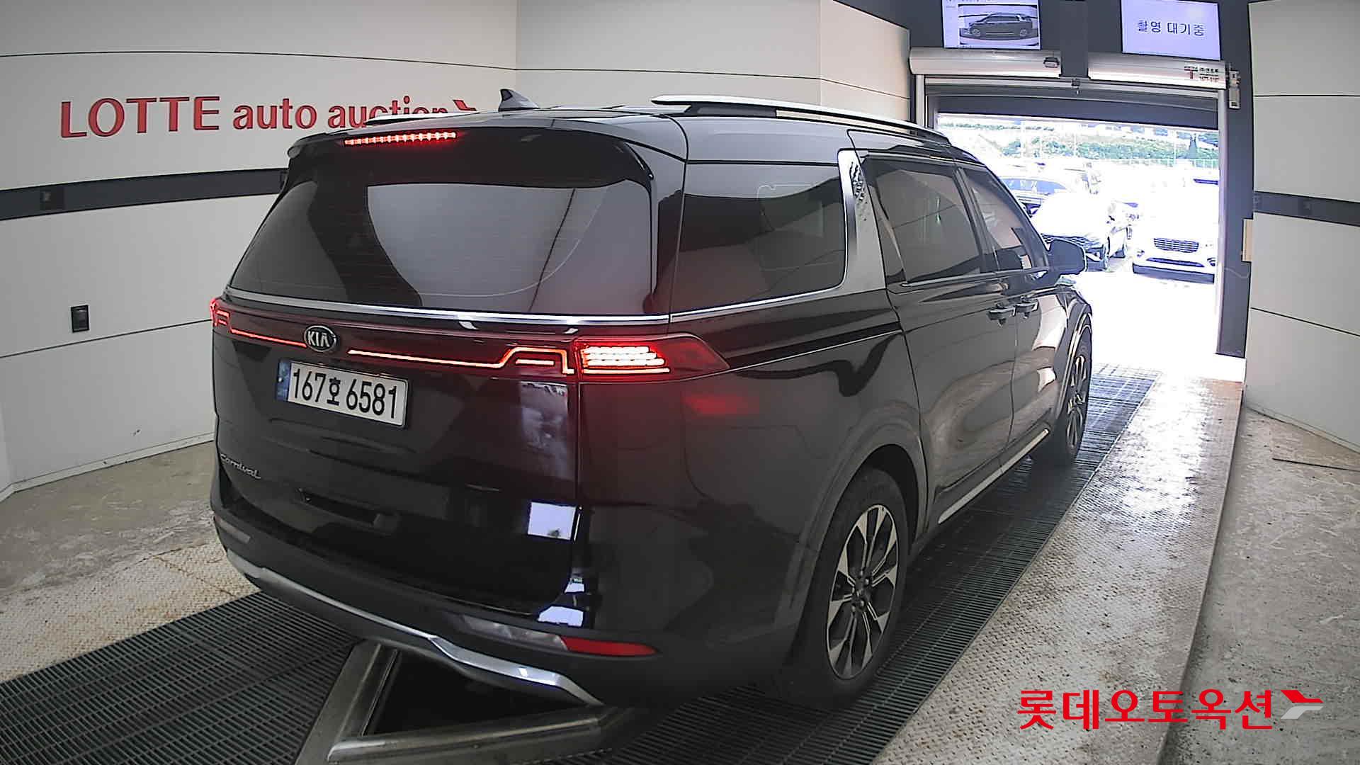 2021 - kia carnival
