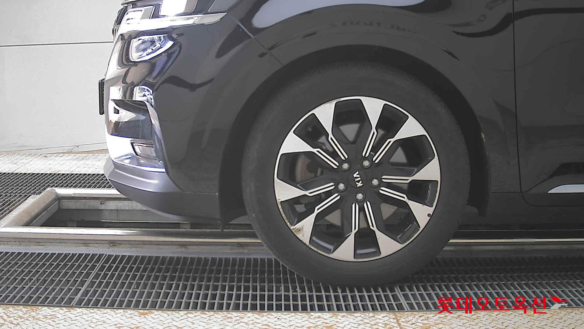 2021 - kia carnival
