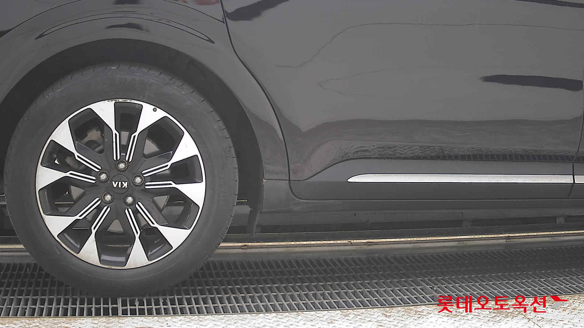 2021 - kia carnival
